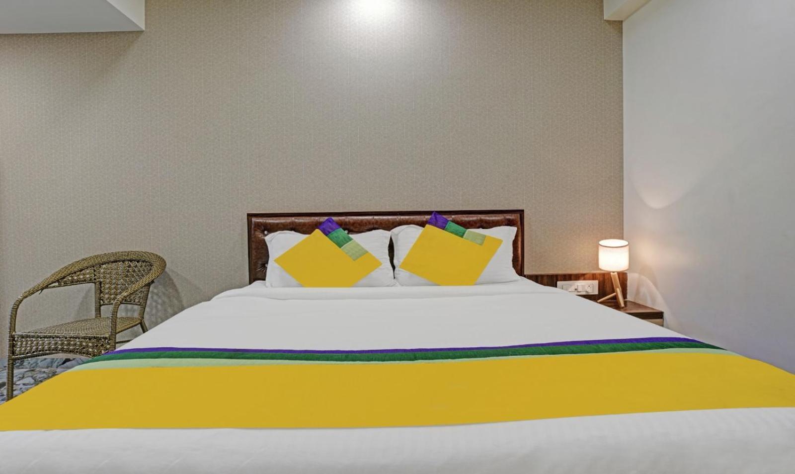 Glitz Hotels Golden Birds - Mahape, นาวีมุมไบ ภายนอก รูปภาพ