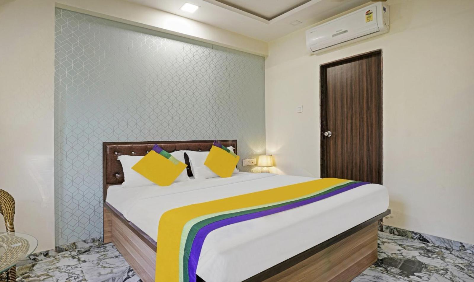 Glitz Hotels Golden Birds - Mahape, นาวีมุมไบ ภายนอก รูปภาพ