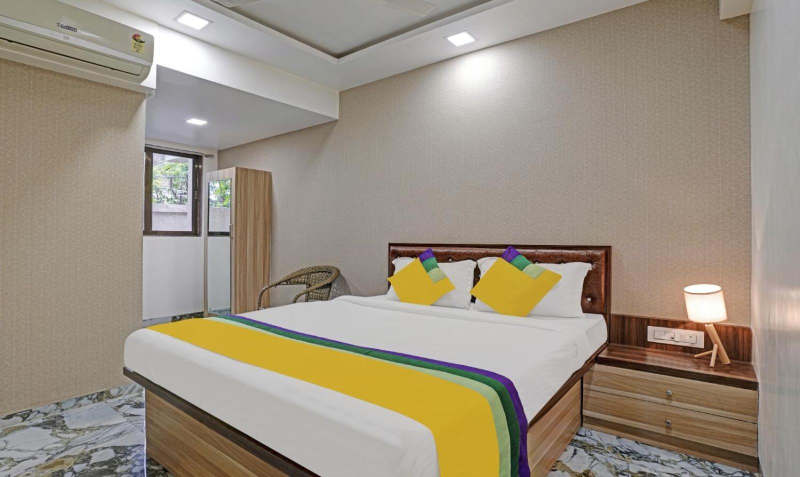 Glitz Hotels Golden Birds - Mahape, นาวีมุมไบ ภายนอก รูปภาพ
