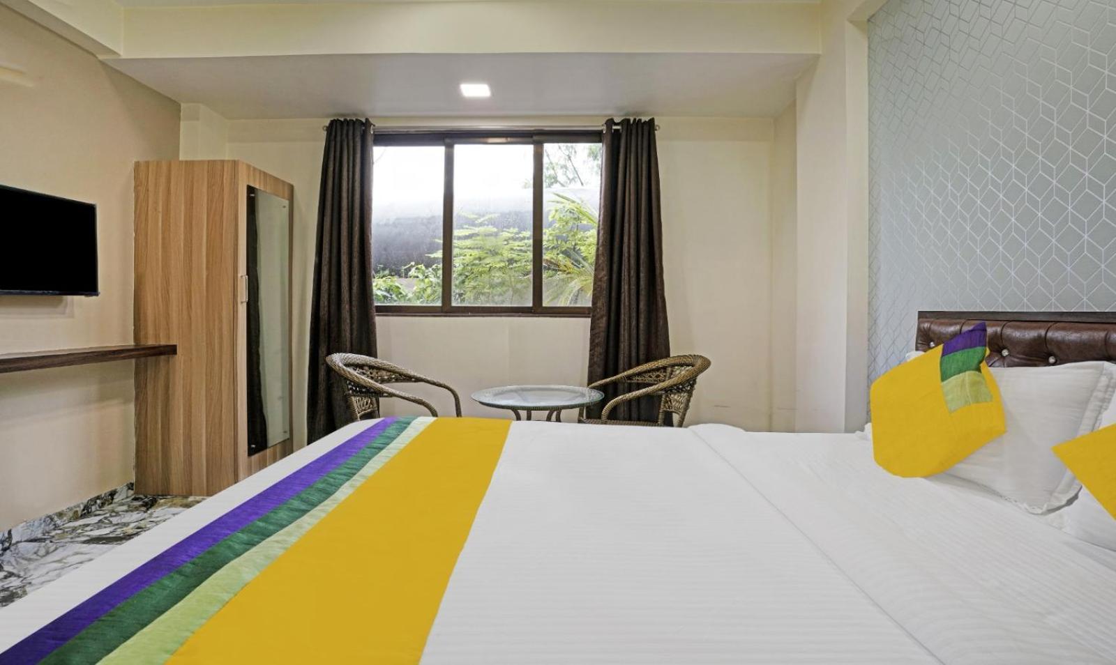 Glitz Hotels Golden Birds - Mahape, นาวีมุมไบ ภายนอก รูปภาพ